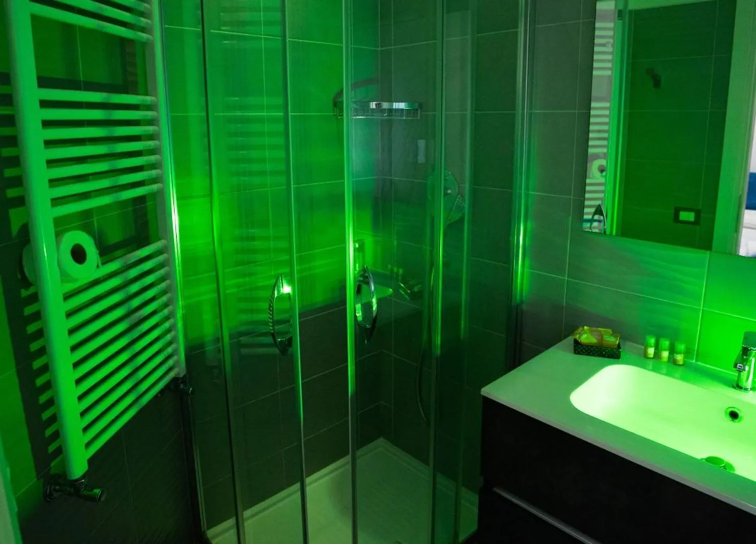 לינה וארוחת בוקר פלרמו Amuri Room&Suite